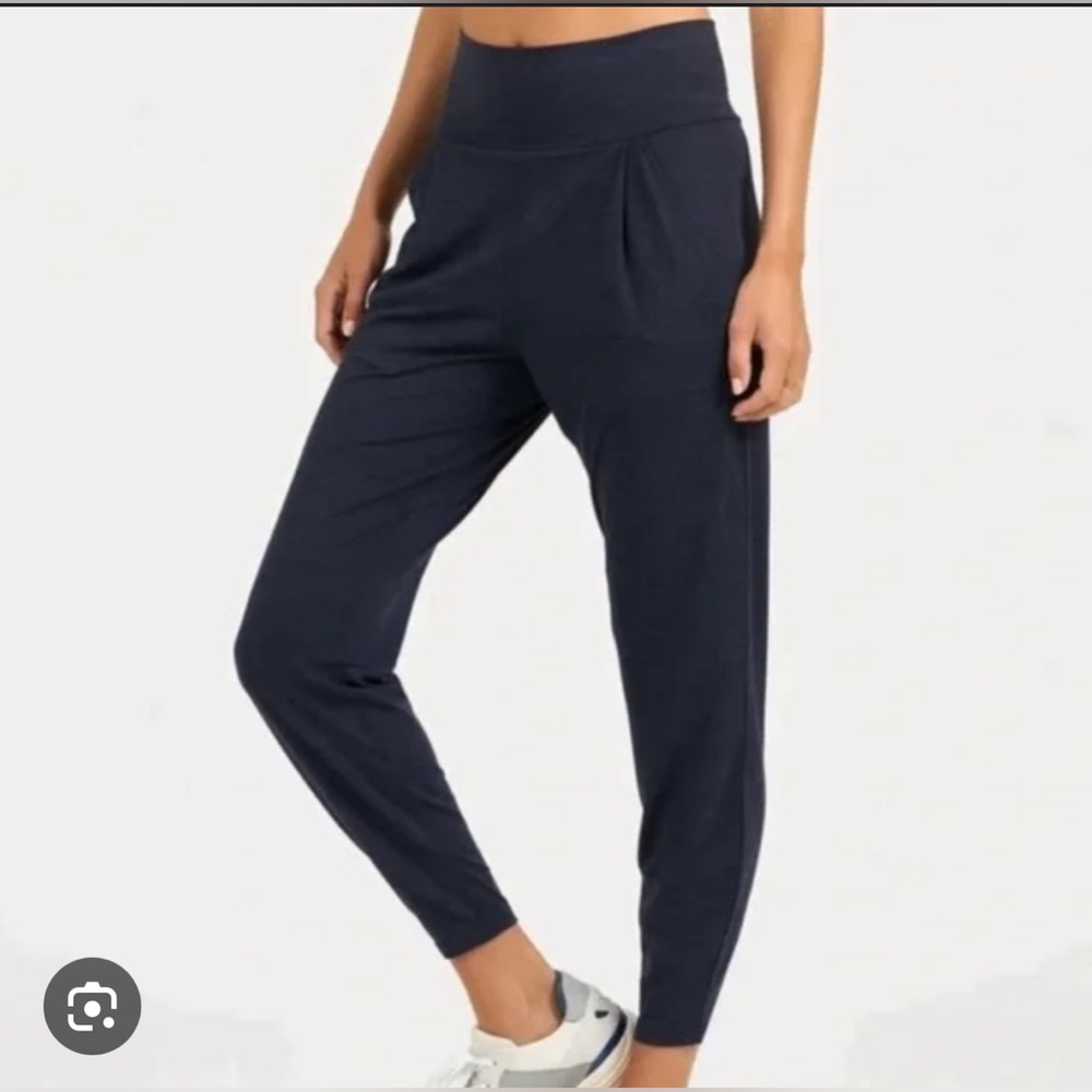 Vuori Lux Harem Jogger View 3